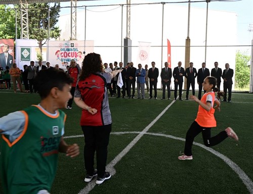 Osmaniye’de 2023–2024 Eğitim Öğretim Yılı Okul Sporları İFET ve Geleneksel Çocuk Oyunları Festivali Düzenlendi