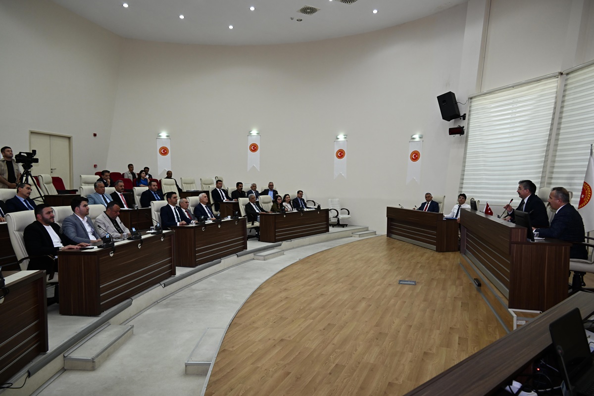 Vali Dr. Erdinç Yılmaz, İl Genel Meclisi'nin Nisan Toplantısına Katıldı